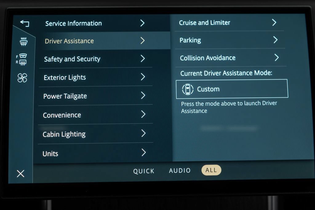 Used 2025 Land Rover Range Rover SE AWD/4WD image 30