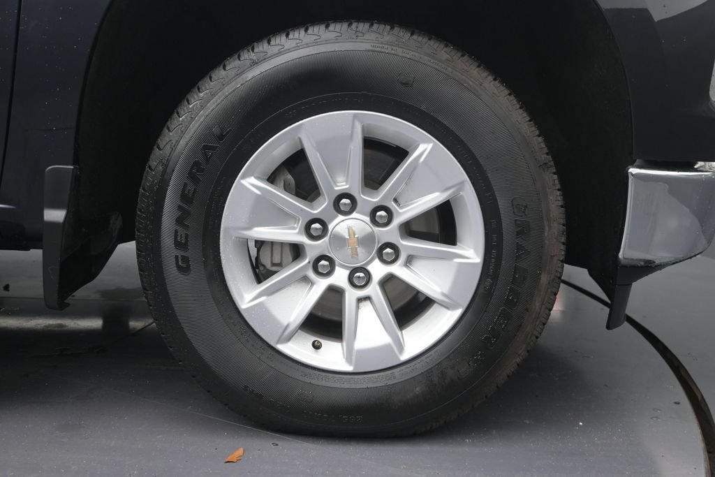 Used 2024 Chevrolet Silverado 1500 LT RWD image 9