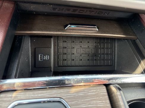 Used 2022 Ford Expedition Max Limited AWD/4WD image 18