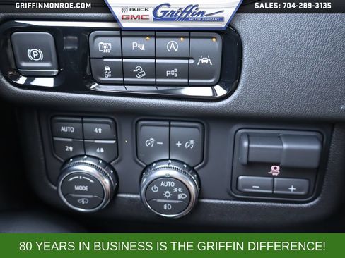 New 2026 GMC Yukon Denali w/ Denali Reserve Package AWD/4WD image 16