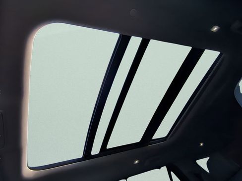 Used 2024 Honda Pilot Touring image 20