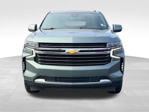 Used 2024 Chevrolet Suburban LT image 8