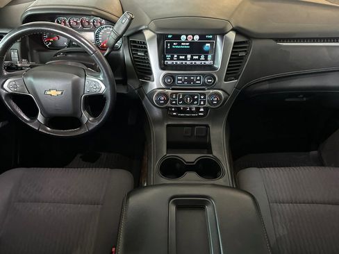 Used 2019 Chevrolet Suburban LS RWD image 10