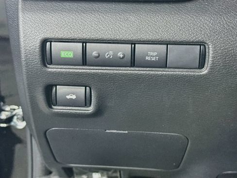 Certified 2025 Nissan Sentra SV w/ All-Weather Package FWD image 18