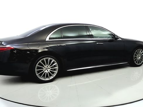 Used 2023 Mercedes-Benz S 500 4MATIC w/ AMG Line image 7