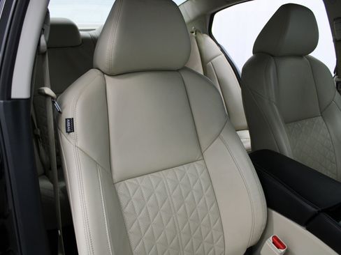 Used 2020 Nissan Maxima Platinum image 31