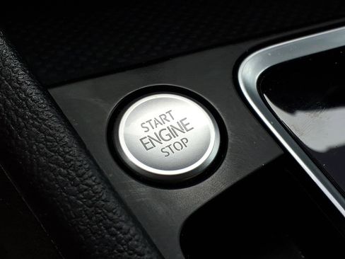 Certified 2021 Volkswagen Jetta R-Line FWD image 32