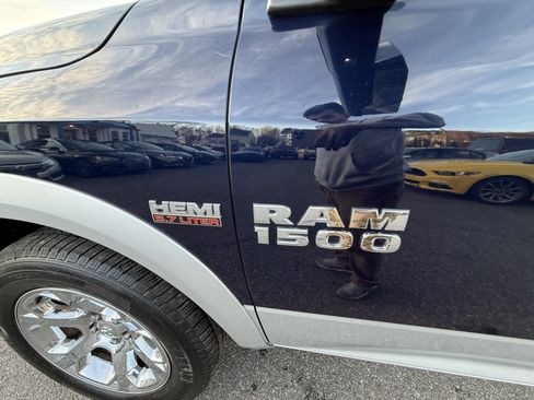 Used 2017 RAM 1500 Laramie w/ Convenience Group AWD/4WD image 35
