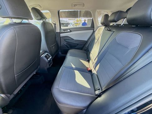 Used 2022 Volkswagen Taos SE image 23