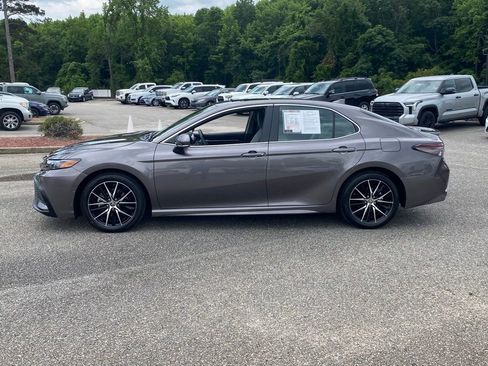 Used 2024 Toyota Camry SE w/ Audio Upgrade Package FWD image 4