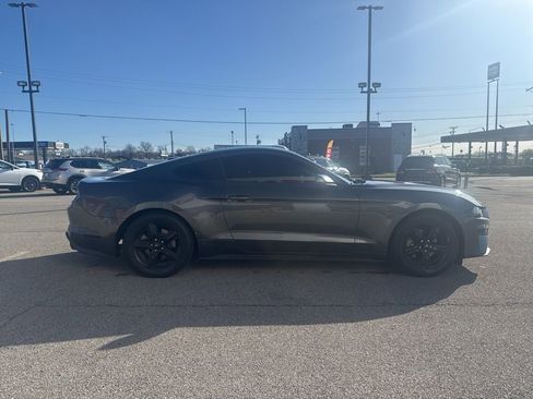 Used 2019 Ford Mustang Coupe RWD image 10