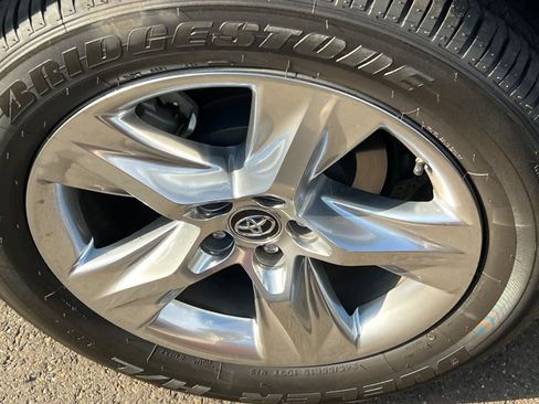 Used 2019 Toyota Highlander Limited AWD/4WD image 17