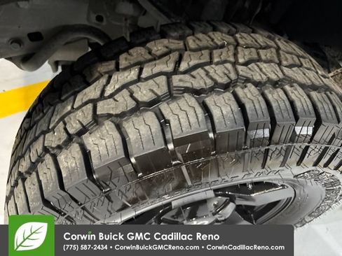 Used 2018 GMC Sierra 2500 SLT w/ All Terrain HD Package AWD/4WD image 43