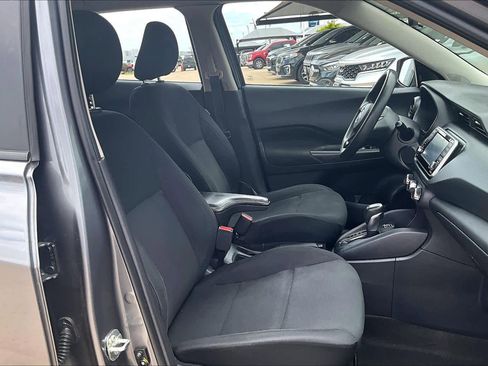 Used 2023 Nissan Kicks S FWD image 9