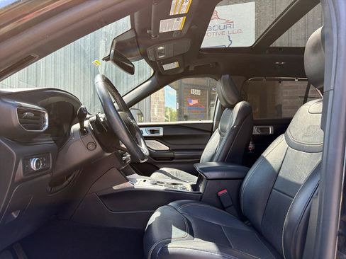 Used 2020 Ford Explorer ST w/ Premium Technology Package AWD/4WD image 3