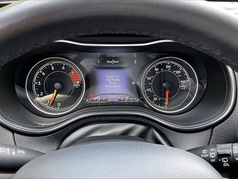 Used 2019 Jeep Cherokee Limited AWD/4WD image 21