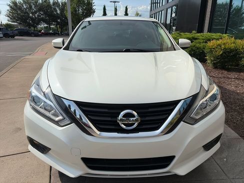 Used 2018 Nissan Altima 2.5 SV w/ 2.5 SV Technology Package FWD image 11