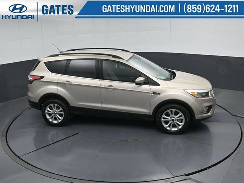 Used 2018 Ford Escape SE AWD/4WD image 45