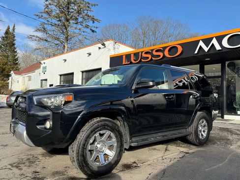 Used 2016 Toyota 4Runner 4WD image 3