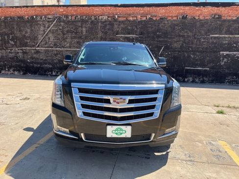 Used 2020 Cadillac Escalade Luxury AWD/4WD image 13