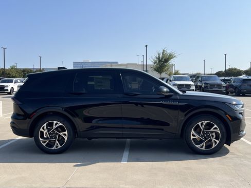 New 2025 Lincoln Nautilus Premier w/ Equipment Group 102A image 10