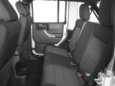 Certified 2016 Jeep Wrangler Unlimited Sahara image 14