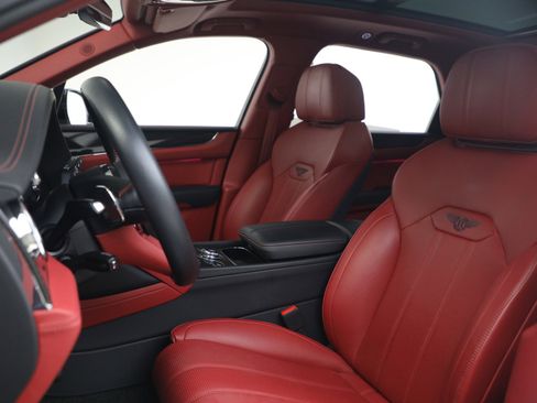Used 2023 Bentley Bentayga AWD/4WD image 21