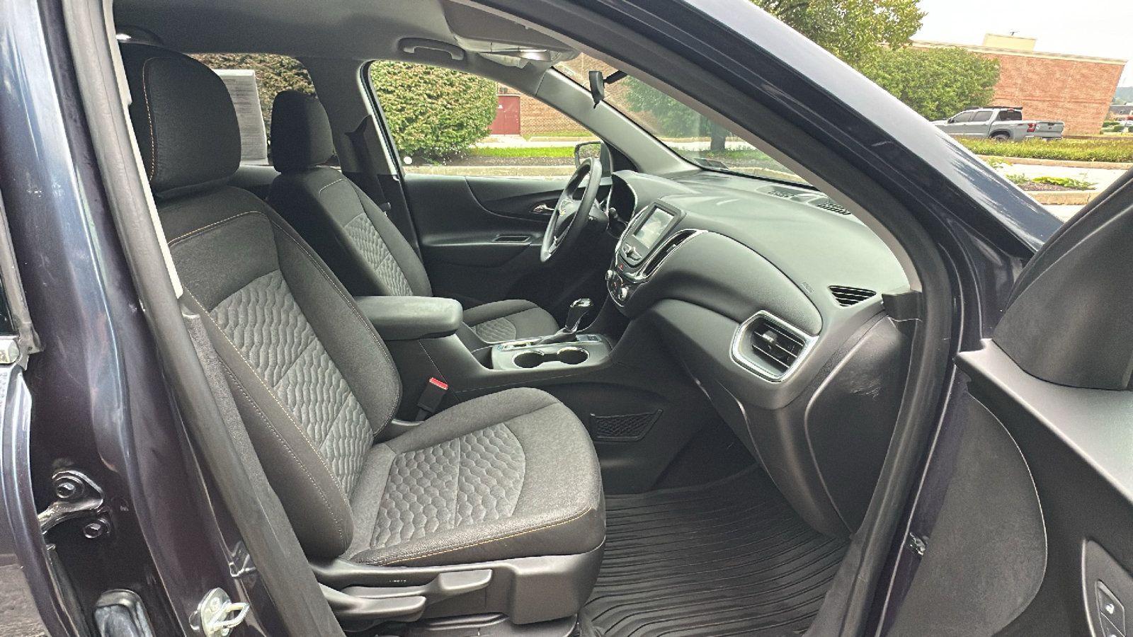 Used 2018 Chevrolet Equinox LT AWD/4WD image 24