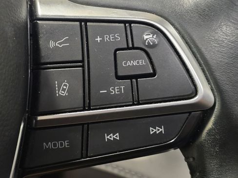 Used 2021 Toyota Highlander XLE image 31