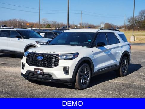 New 2026 Ford Explorer ST-Line w/ ST-Line Street Pack RWD image 3