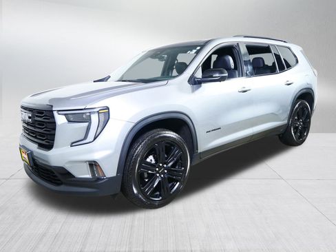 Used 2025 GMC Acadia Elevation w/ Elevation Premium Package image 3