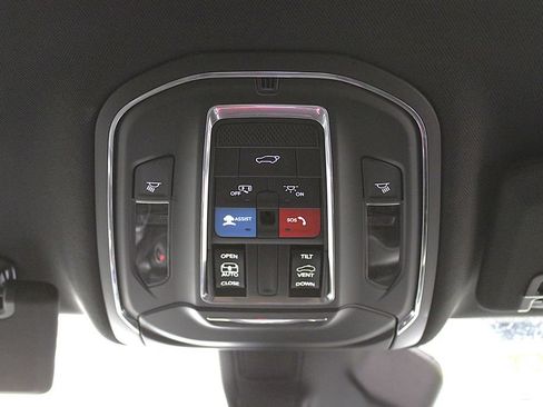 Certified 2023 Jeep Grand Cherokee Altitude AWD/4WD image 22