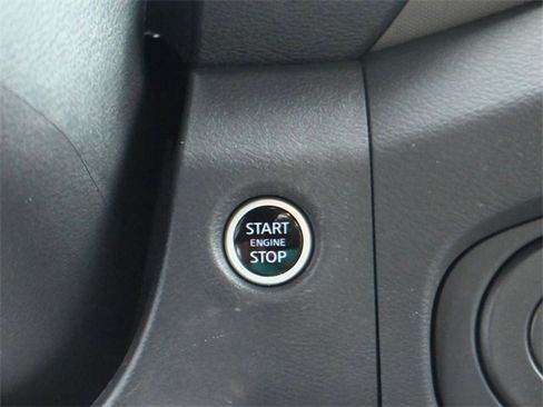 Used 2024 Nissan Frontier SV w/ SV Convenience Package image 18