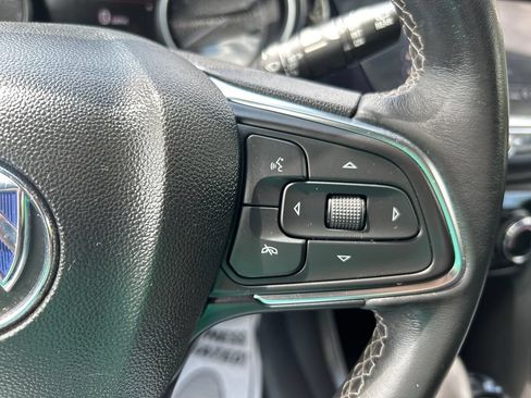 Used 2022 Buick Encore GX Preferred w/ Sport Touring Package FWD image 23