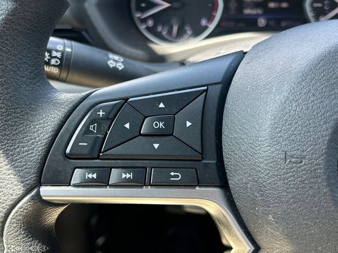 Used 2024 Nissan Sentra SV FWD image 25