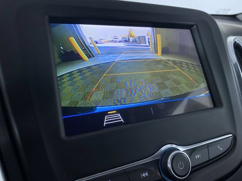Used 2019 Chevrolet Equinox LS w/ LS Convenience Package FWD image 6