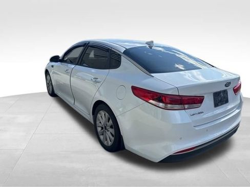 Used 2018 Kia Optima LX w/ 17" Alloy Wheels Package image 6