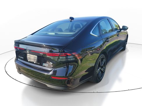 Used 2025 Honda Accord Sport image 7