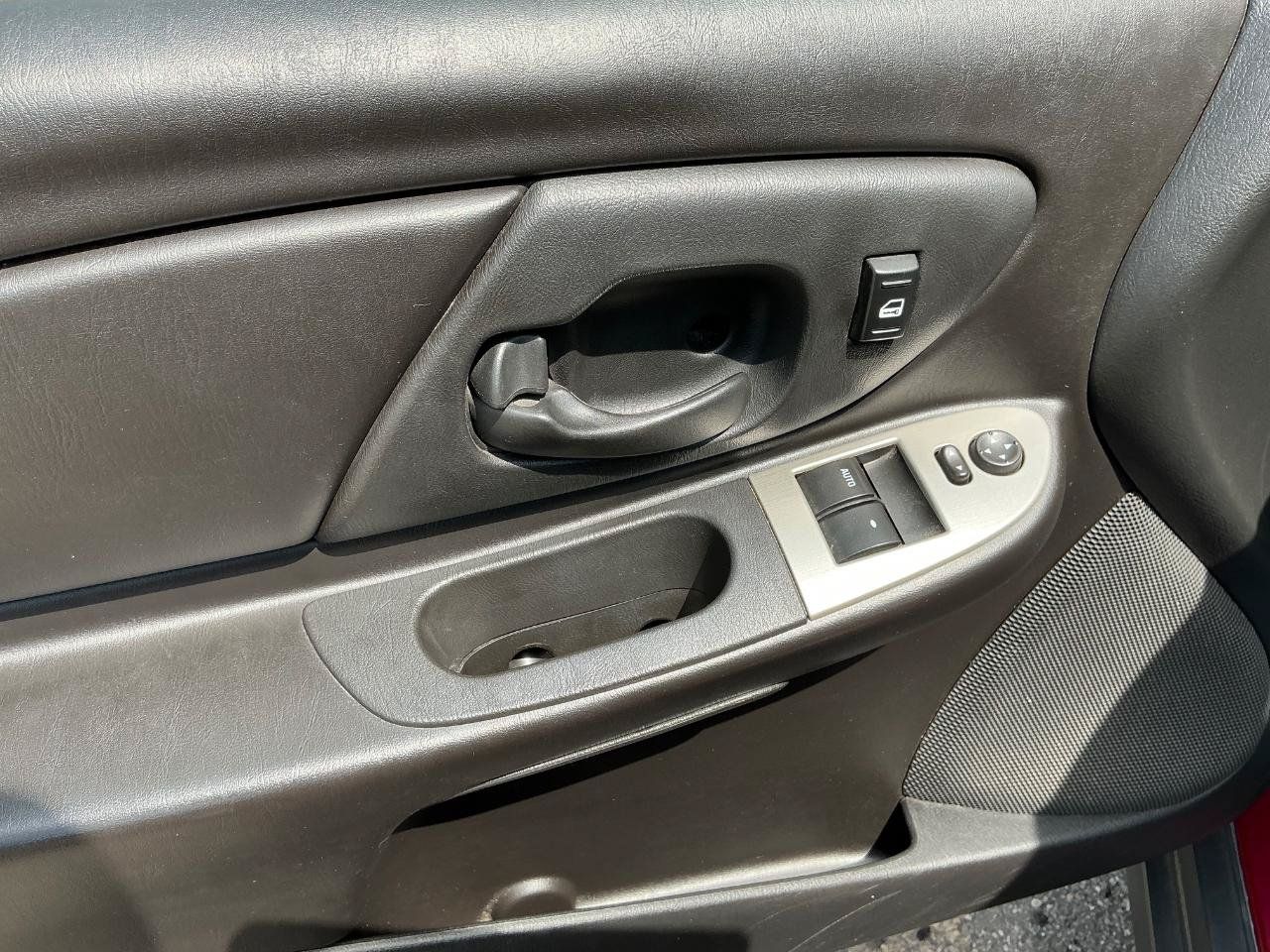 Used 2006 Chevrolet Monte Carlo LT FWD image 15