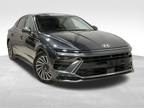 Used 2024 Hyundai Sonata Limited image 1