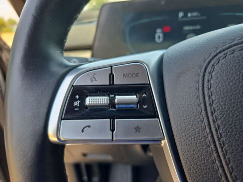 Used 2025 Kia Telluride AWD image 22