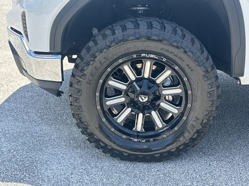 Used 2022 GMC Sierra 1500 SLT AWD/4WD image 11