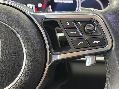 Used 2019 Porsche Panamera image 18
