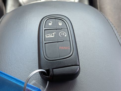 Used 2014 Jeep Cherokee Latitude w/ Comfort/Convenience Group FWD image 32