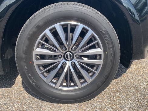 Used 2023 Nissan Armada SL w/ Captain's Chairs Package RWD image 9