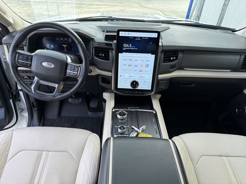 Certified 2024 Ford Expedition Max Platinum image 28