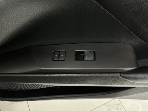 Used 2021 Toyota Camry SE FWD image 39