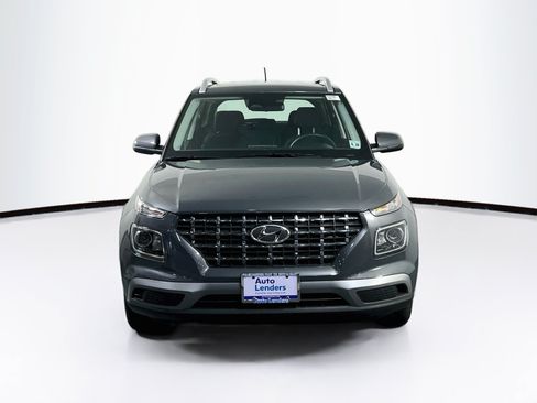 Used 2023 Hyundai Venue SEL FWD image 2