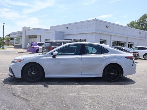 Used 2024 Toyota Camry XSE FWD image 4