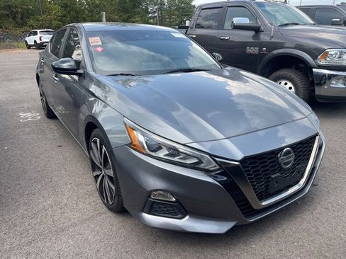 Used 2021 Nissan Altima 2.5 SR image 2